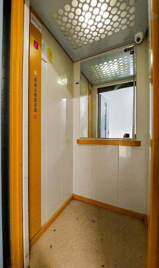 Comfy&Bright 2Bd Family-Friendly Apt Amazing View Bukarest Eksteriør billede